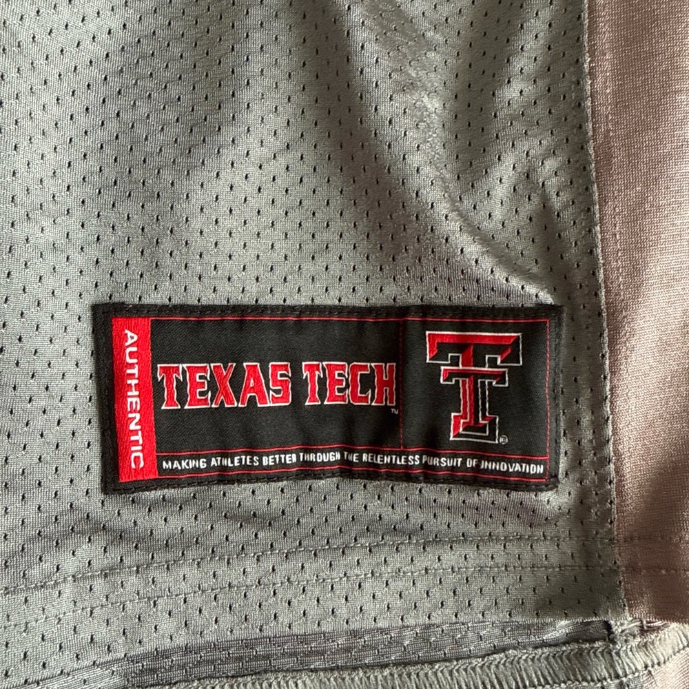 Men’s Under Armour Texas Tech Red Raiders #11 Lone Survivor Jersey Sz L - RARE - Picture 3 of 6